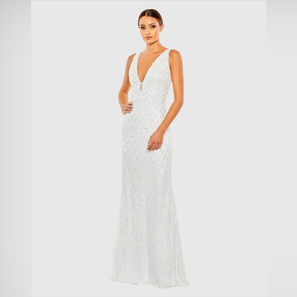 Mac Duggal NWT 5659 White Sequined Plunge Neck Sleeveless Column Gown - Picture 1 of 6